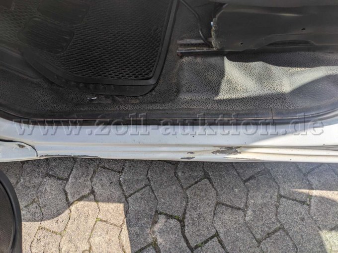 Einstieg Fahrerseite
