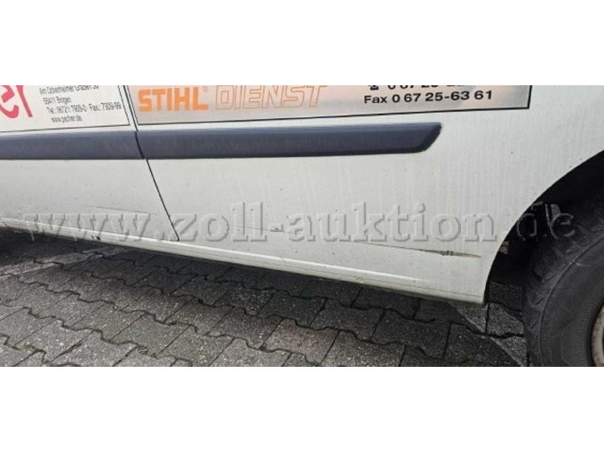 Schramme an der linken Seite