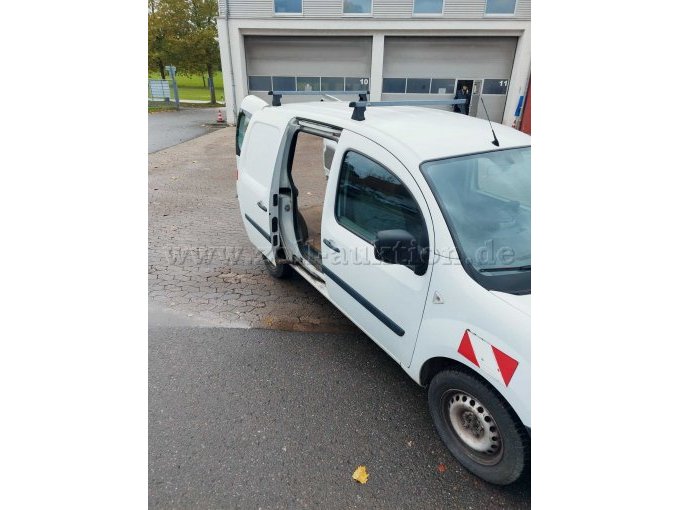 Seitenansicht rechts, offene Schiebetür