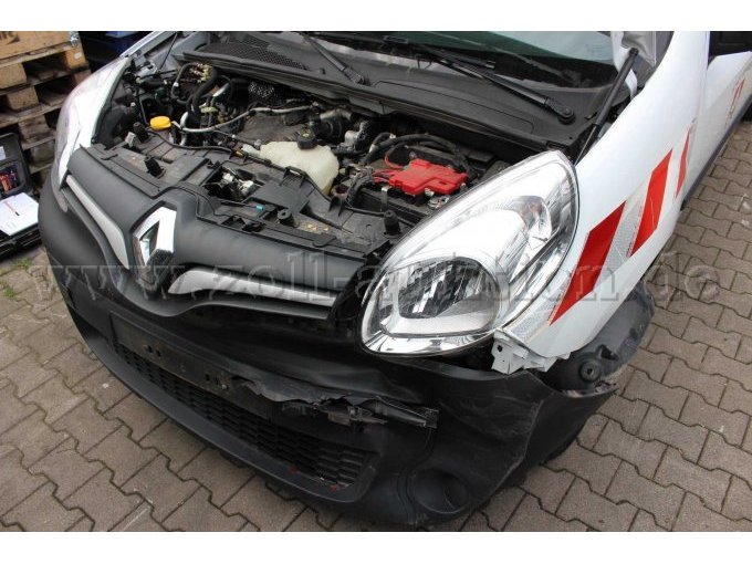 Frontschaden, offene Motorhaube