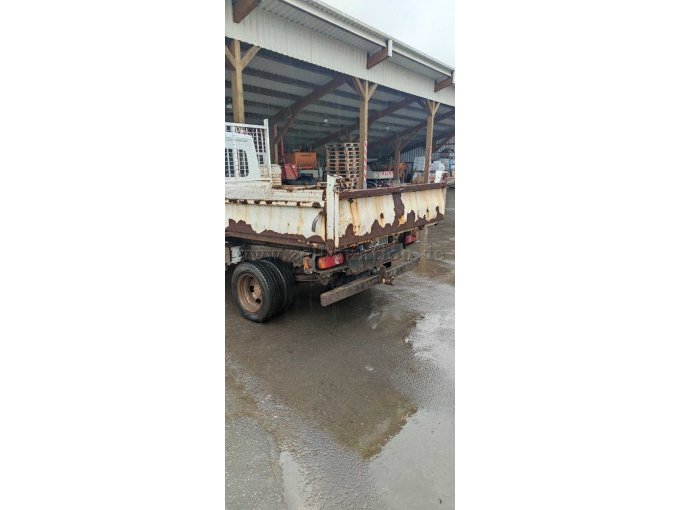 Rückansicht, Roststellen Ladebordwand erkennbar