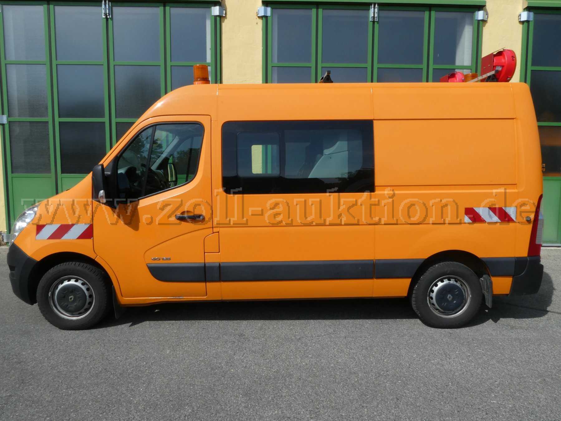 Renault Master Doka Kastenwagen, defekt, gebraucht: Ansicht von links