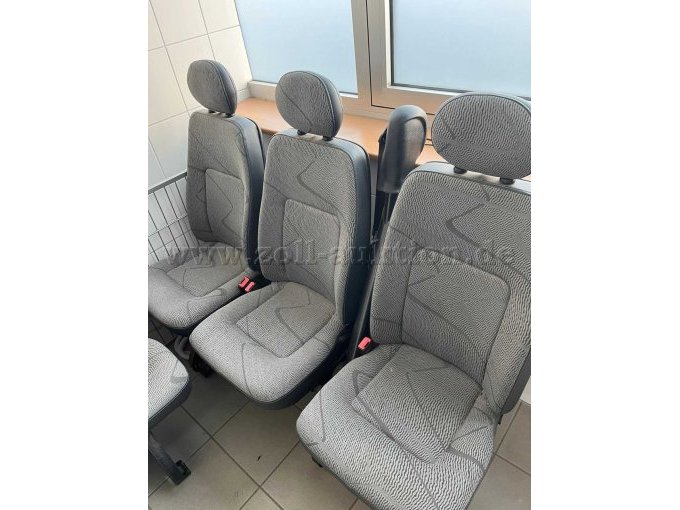 Sitzreihen (ausgebaut)