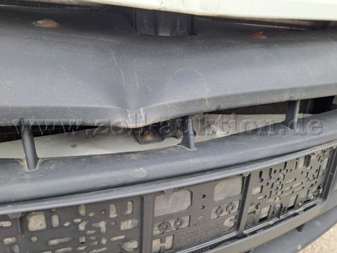 Stoßstange vorne Beschädigung