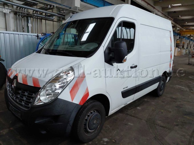 Bild 2:
Ansicht vorne links mit beschädigtem Schweller