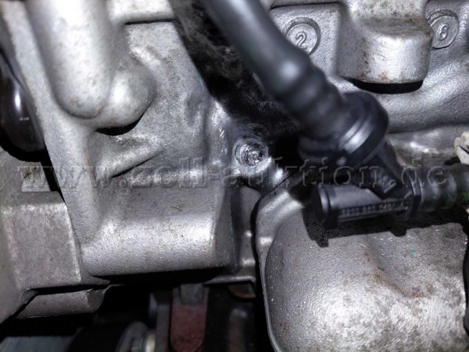 Bild 6:
abgerissen Glühkerze des Zylinderkopfes