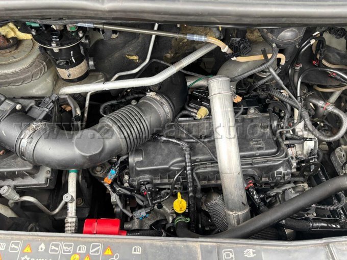 Motorraum 2