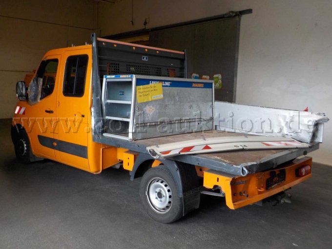 Heck- u. Seitenansicht Renault Master