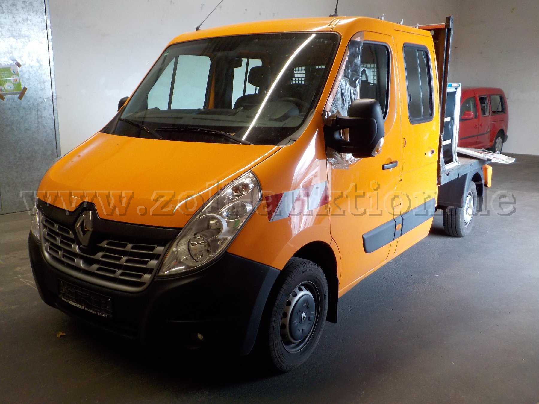 Front- und Seitenansicht Renault Master