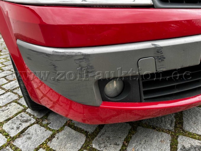 Beschädigung Stoßstange vorne rechts