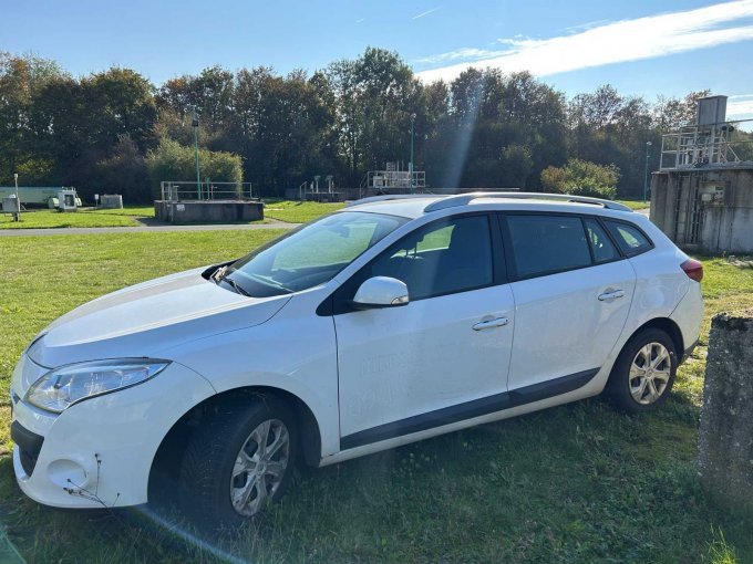 1 Renault Megane Grandtour Expression dCi 110 eco – foto 4 – kavel bij Zoll-Auktion, Geldern