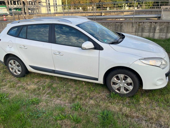 1 Renault Megane Grandtour Expression dCi 110 eco – foto 5 – kavel bij Zoll-Auktion, Geldern