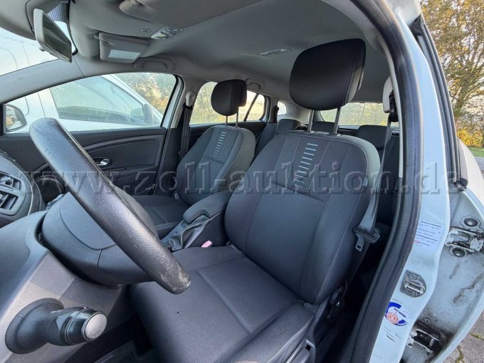 1 Renault Megane Grandtour Expression dCi 110 eco – foto 9 – kavel bij Zoll-Auktion, Goch