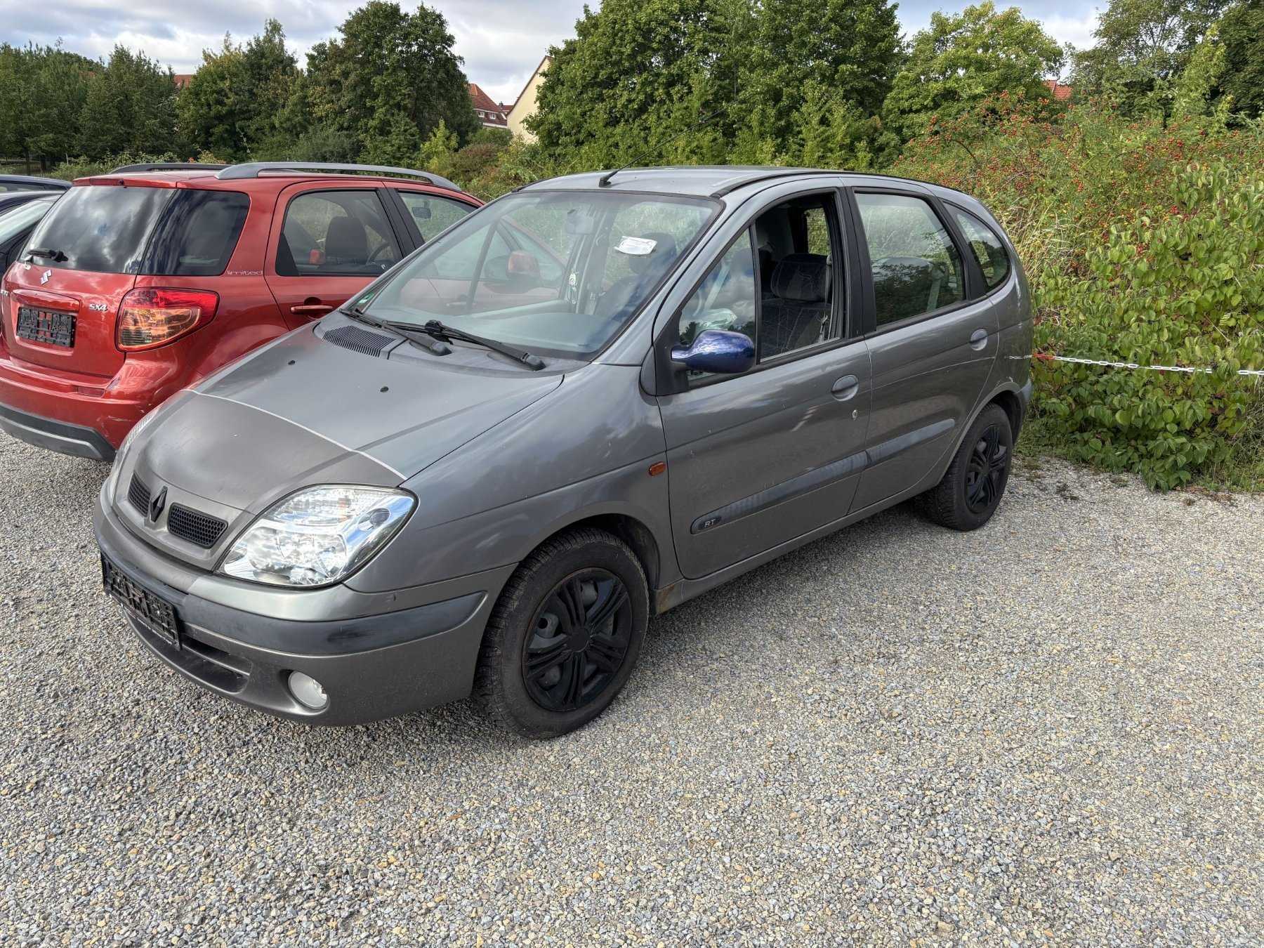 Frontansicht seitlich