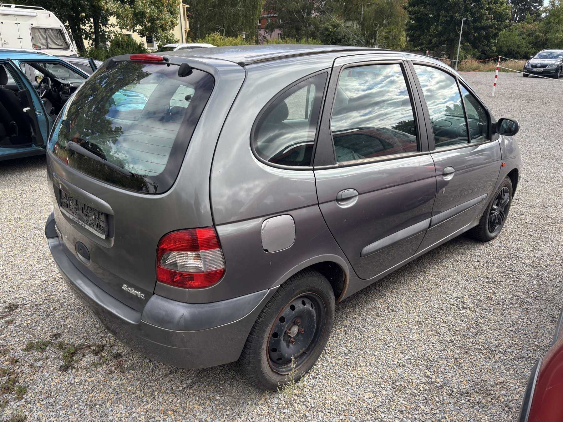 Heckansicht seitlich