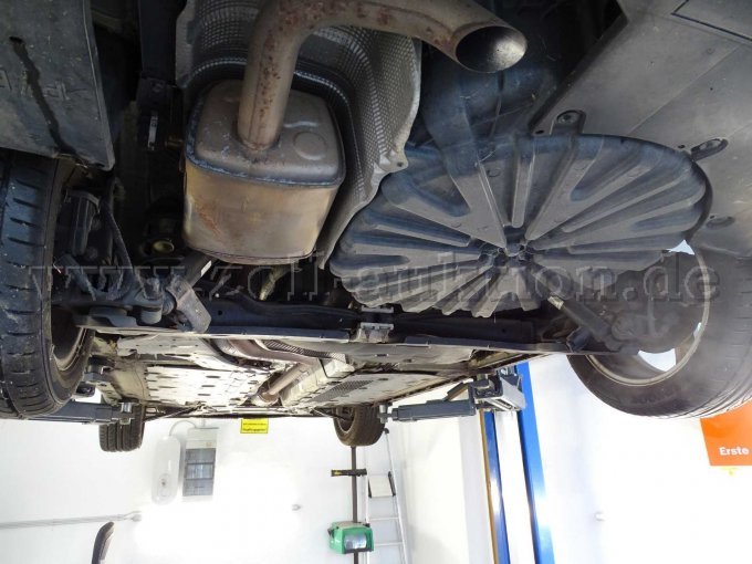 Rückansicht des Fahrzeuges von unten