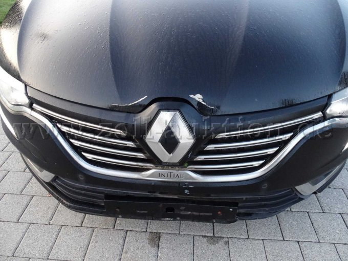 Beschädigung auf der Vorderseite
Kühlerhaube