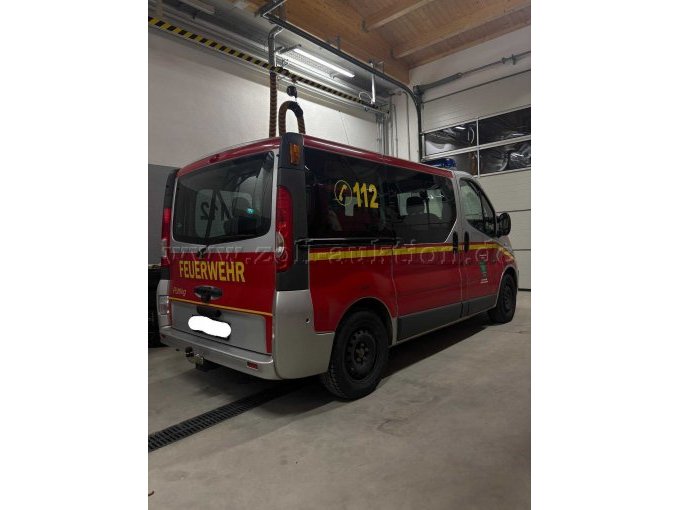 1 Renault Trafic L1H1 – brandweerwagen – 8 zitplaatsen – 107 kW – 57.842 km – foto 2 – kavel bij Zoll-Auktion, Bad Lauchstädt, Goethestadt
