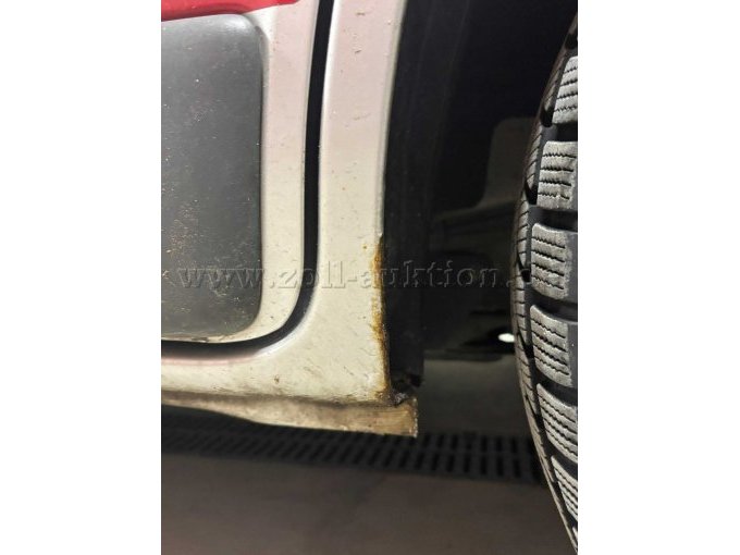 1 Renault Trafic L1H1 – brandweerwagen – 8 zitplaatsen – 107 kW – 57.842 km – foto 10 – kavel bij Zoll-Auktion, Bad Lauchstädt, Goethestadt