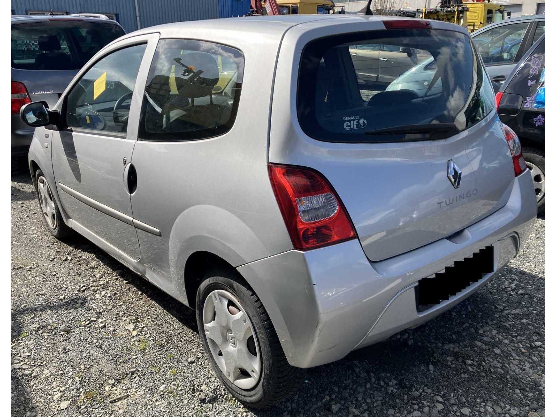 Fahrerseite und Heck