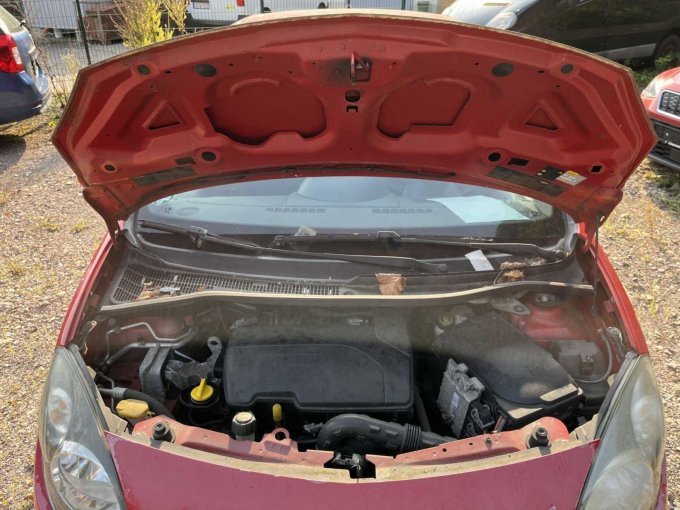 geöffneter Motorraum