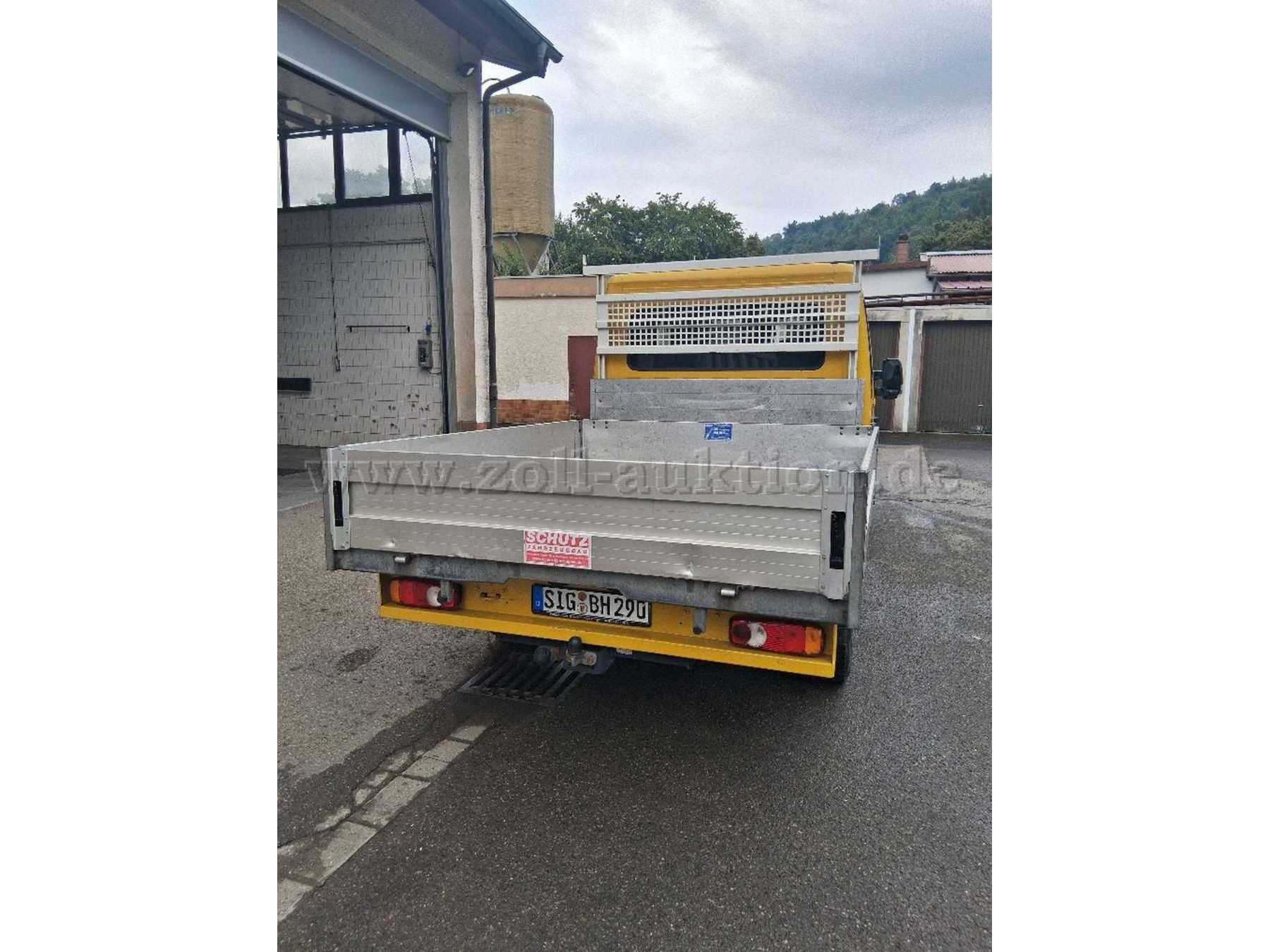 Fahrzeug von hinten