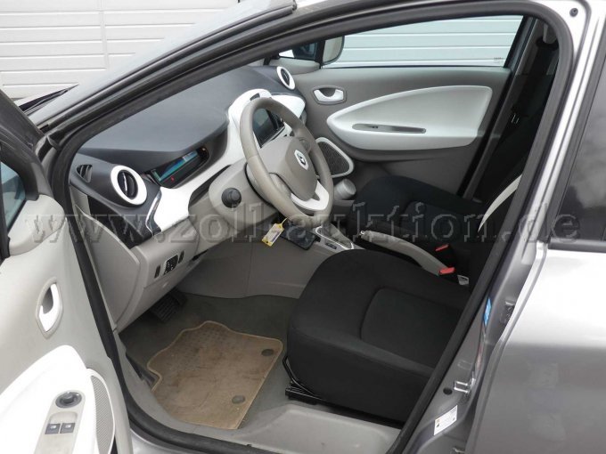 Innenraum_Vorn_Links