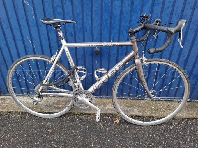 Seitenansicht des Auktionsgegenstandes