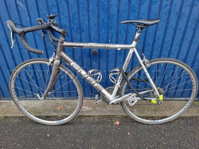 Seitenansicht des Auktionsgegenstandes