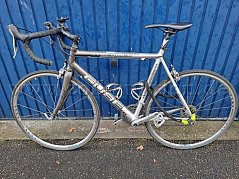 Seitenansicht des Auktionsgegenstandes