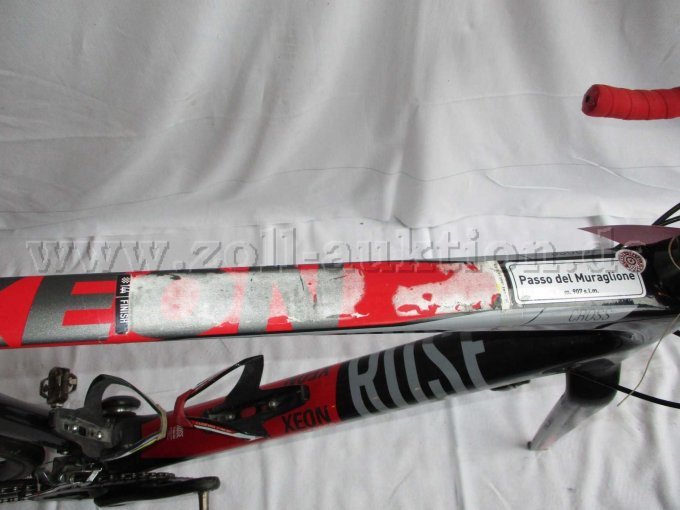 Teilansicht Rahmen mit Klebereste und Modellbezeichnung