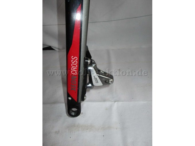 Teilansicht Vorderradnabe mit Sram Force Bremssattel