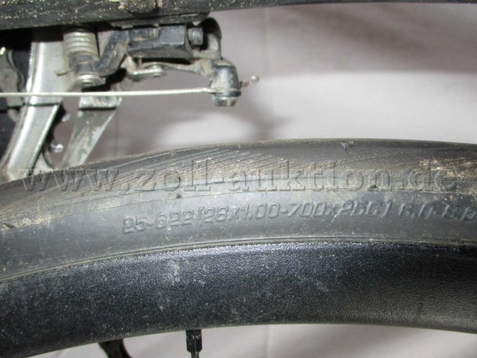 Teilansicht Fahrradreifen mit Größenbezeichnung