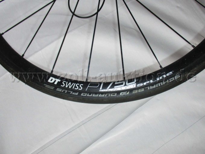 Teilansicht Felge mit Modellbezeichnung und Mantelbezeichnung