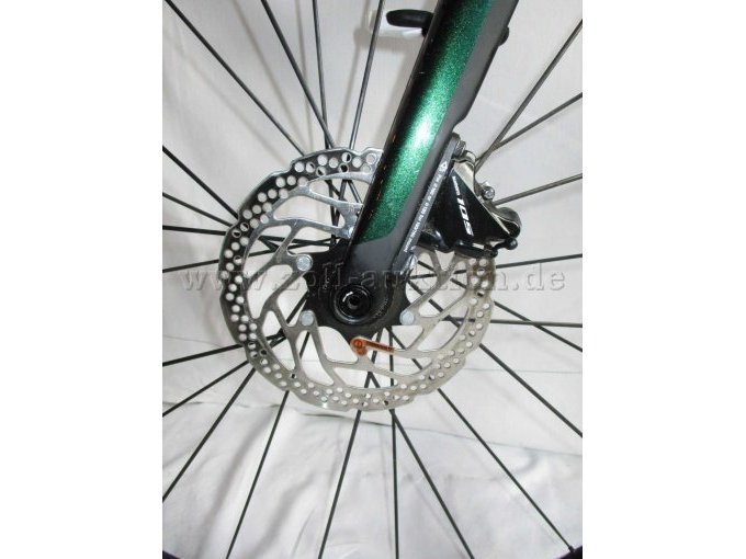 Ansicht Scheibenbremse und Shimano B105 Bremsblock am Vorderrad