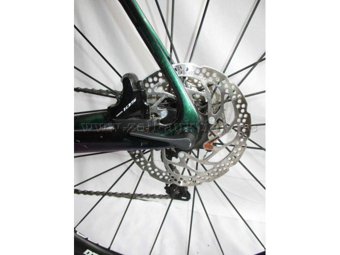 Ansicht Scheibenbremse und Shimano 105 Bremsblock am Hinterrad