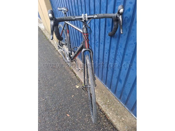 Vorderansicht des Auktionsgegenstandes