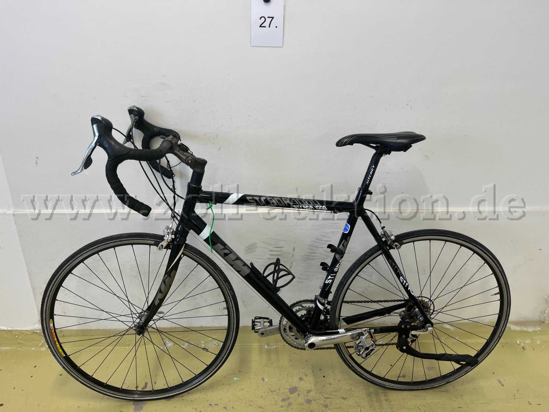 Rennrad von KTM, links