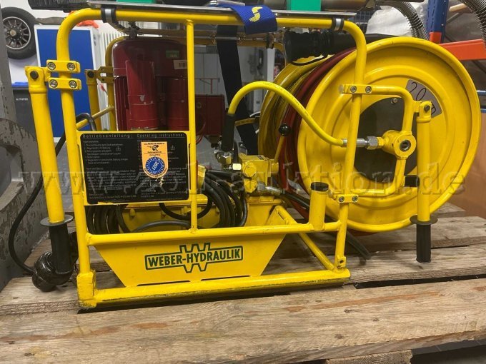 Seitenansicht Aggregat + Gestell