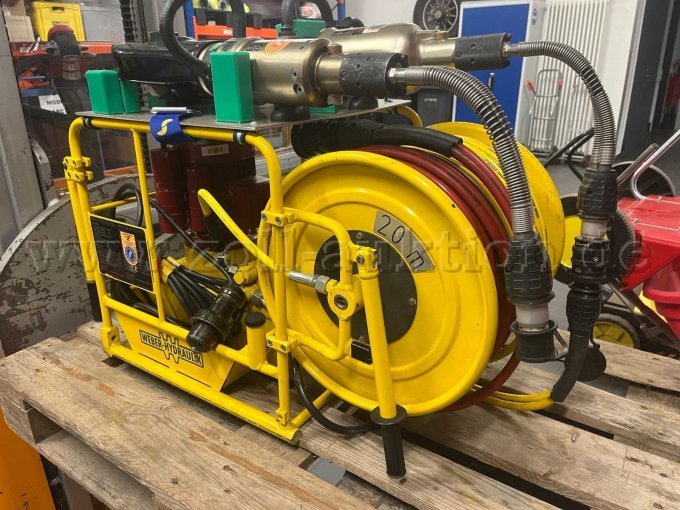 Front-/Seitenansicht Aggregat Front-/Seitenansicht Aggregat