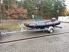 Ansicht Schlauchboot + Trailer