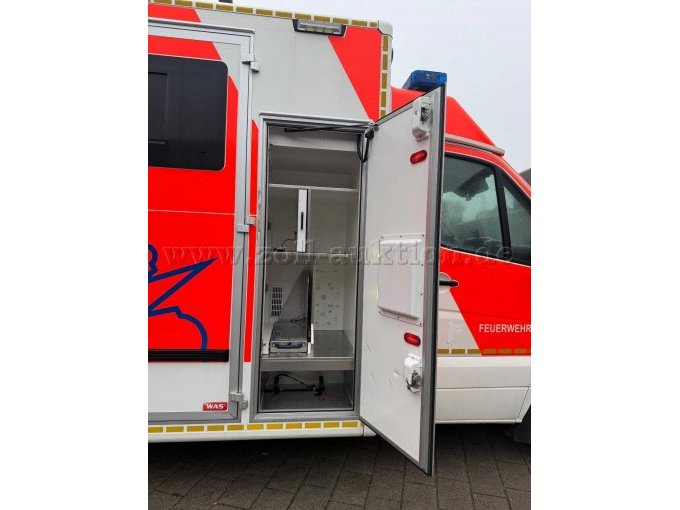 Rechts Geräteraum 1