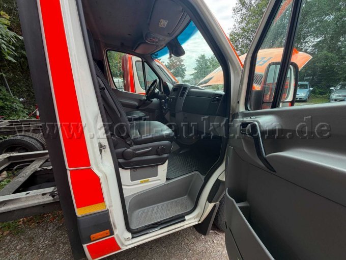 1 Rettungswagen-Fahrgestell Mercedes Benz 906 - (HH-2417) – foto 10 – kavel bij Zoll-Auktion, Hamburg