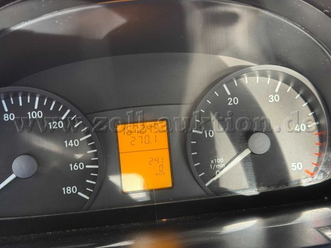 1 Rettungswagen-Fahrgestell Mercedes Benz 906 - (HH-2429) – foto 9 – kavel bij Zoll-Auktion, Hamburg