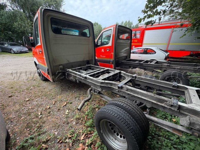 1 Rettungswagen-Fahrgestell Mercedes Benz 906 - (HH-2846) – foto 4 – kavel bij Zoll-Auktion, Hamburg