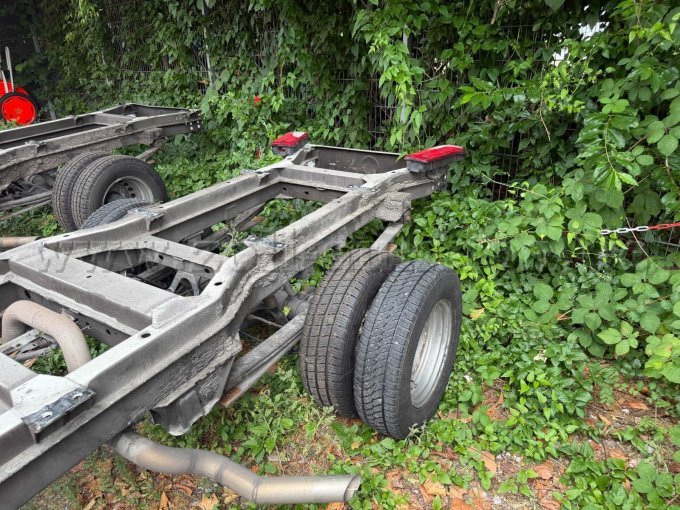 1 Rettungswagen-Fahrgestell Mercedes Benz 906 - (HH-2846) – foto 3 – kavel bij Zoll-Auktion, Hamburg