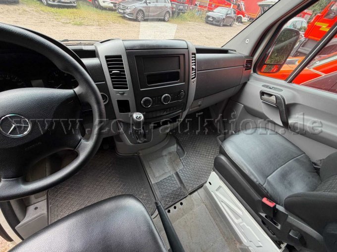 1 Rettungswagen-Fahrgestell Mercedes Benz 906 - (HH-2846) – foto 10 – kavel bij Zoll-Auktion, Hamburg