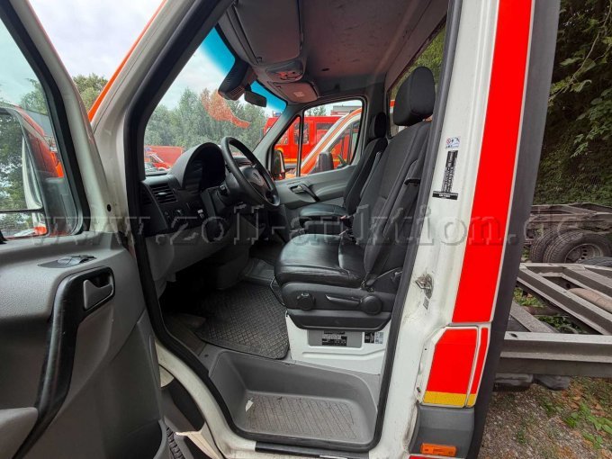 1 Rettungswagen-Fahrgestell Mercedes Benz 906 - (HH-2846) – foto 8 – kavel bij Zoll-Auktion, Hamburg