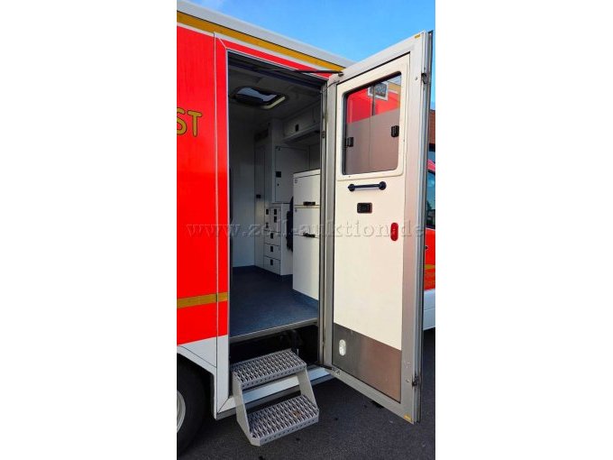 seitlicher Koffereinstieg