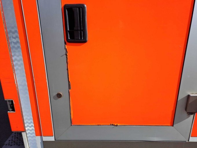 Folie gelöst hinten rechts